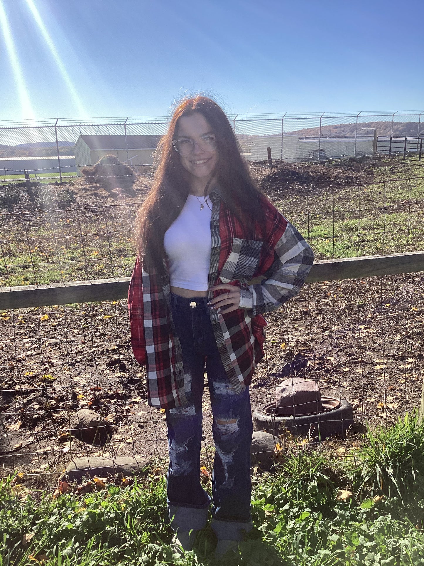Dark ripped mama jeans